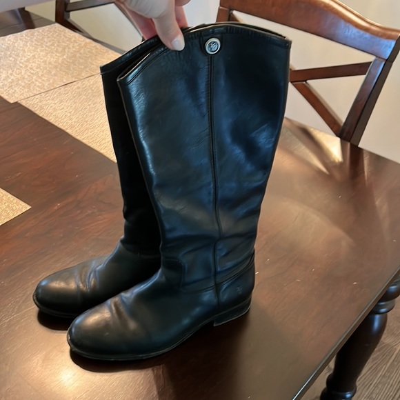 Frye Melissa button 2 boots size 8 lightly worn. Great condition. - Picture 4 of 5